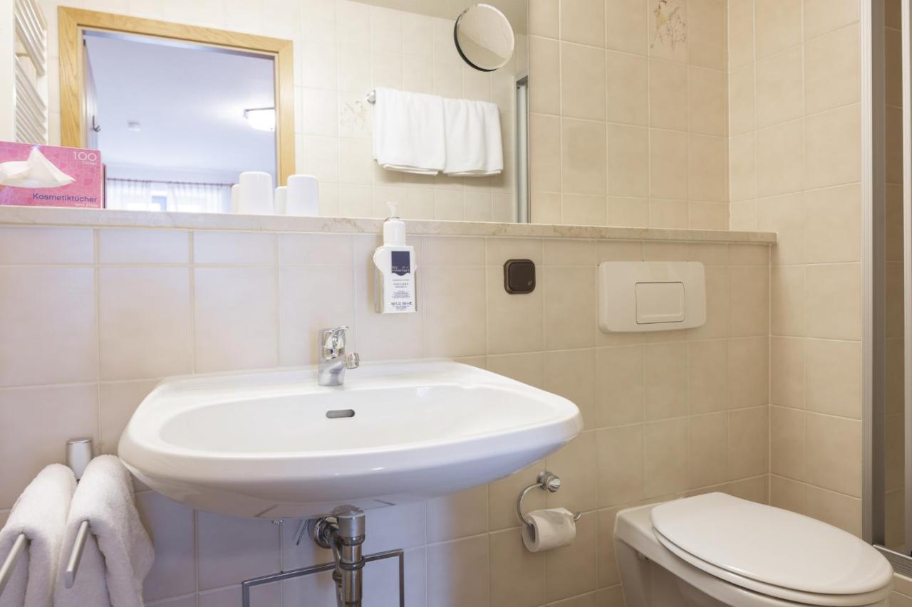 Akzent Hotel Meerfraeulein Wemding Esterno foto