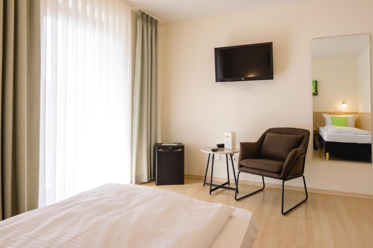 Akzent Hotel Meerfraeulein Wemding Esterno foto