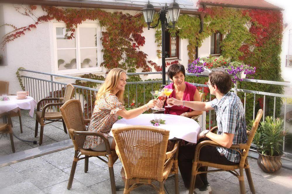 Akzent Hotel Meerfraeulein Wemding Esterno foto